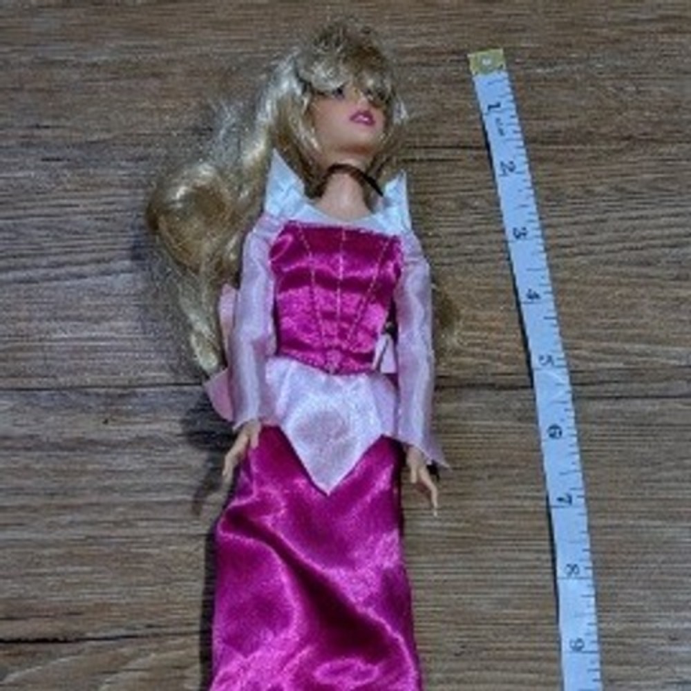 Disney Princess Sleeping Beauty Aurora Doll Pink Satin Gown 12 Inch Figure